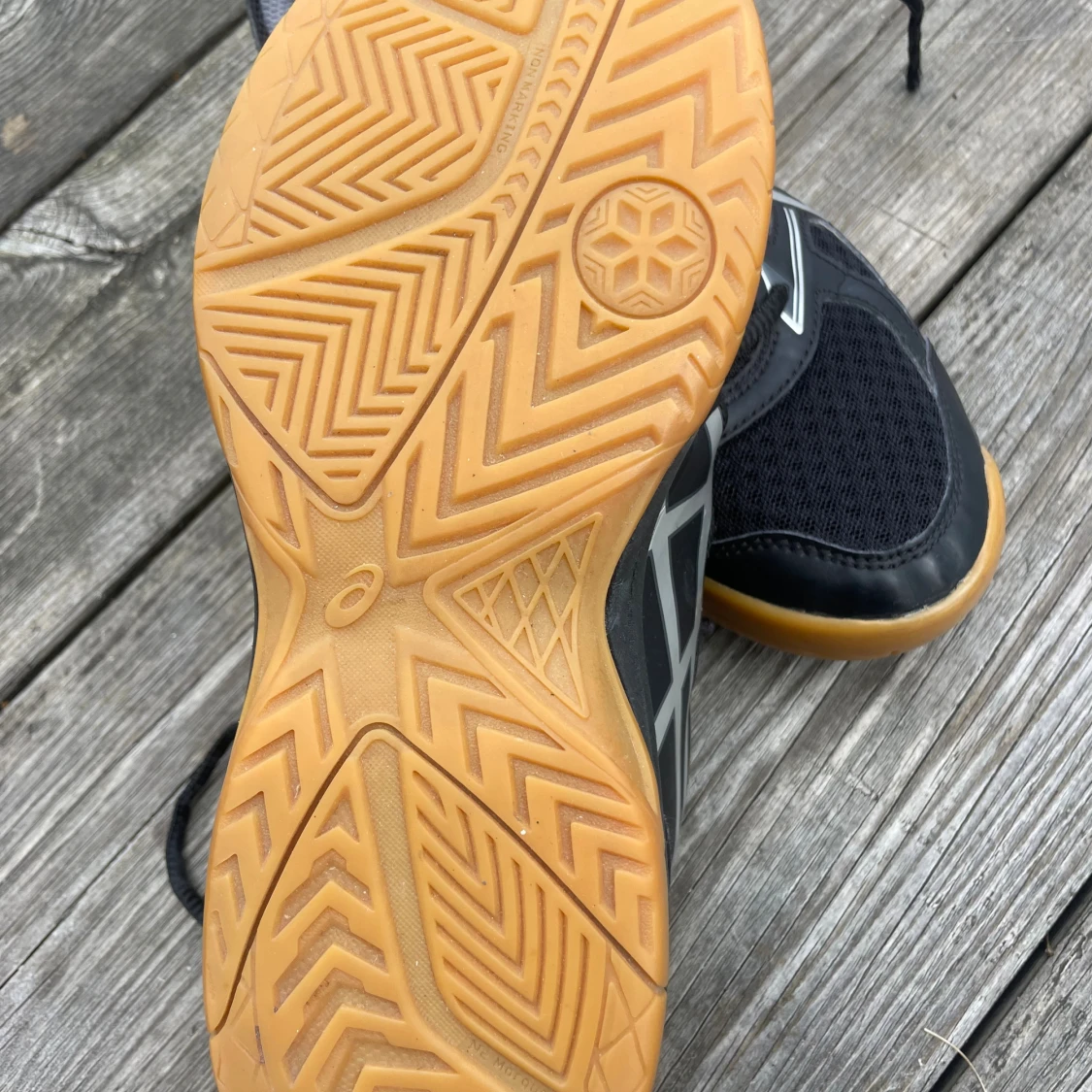 Svarta Asics Upcourt 4 sneakers - 1