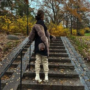 Snygga jackor  - Garderobrensning! ✨ Säljes i paket – perfekt för dig som vill fynda! 3 jackor ✅ Allt är nytvättat ✅ Djur- och rökfritt hem ✅ Mycket för pengarna 💸 450 för hela paketet 