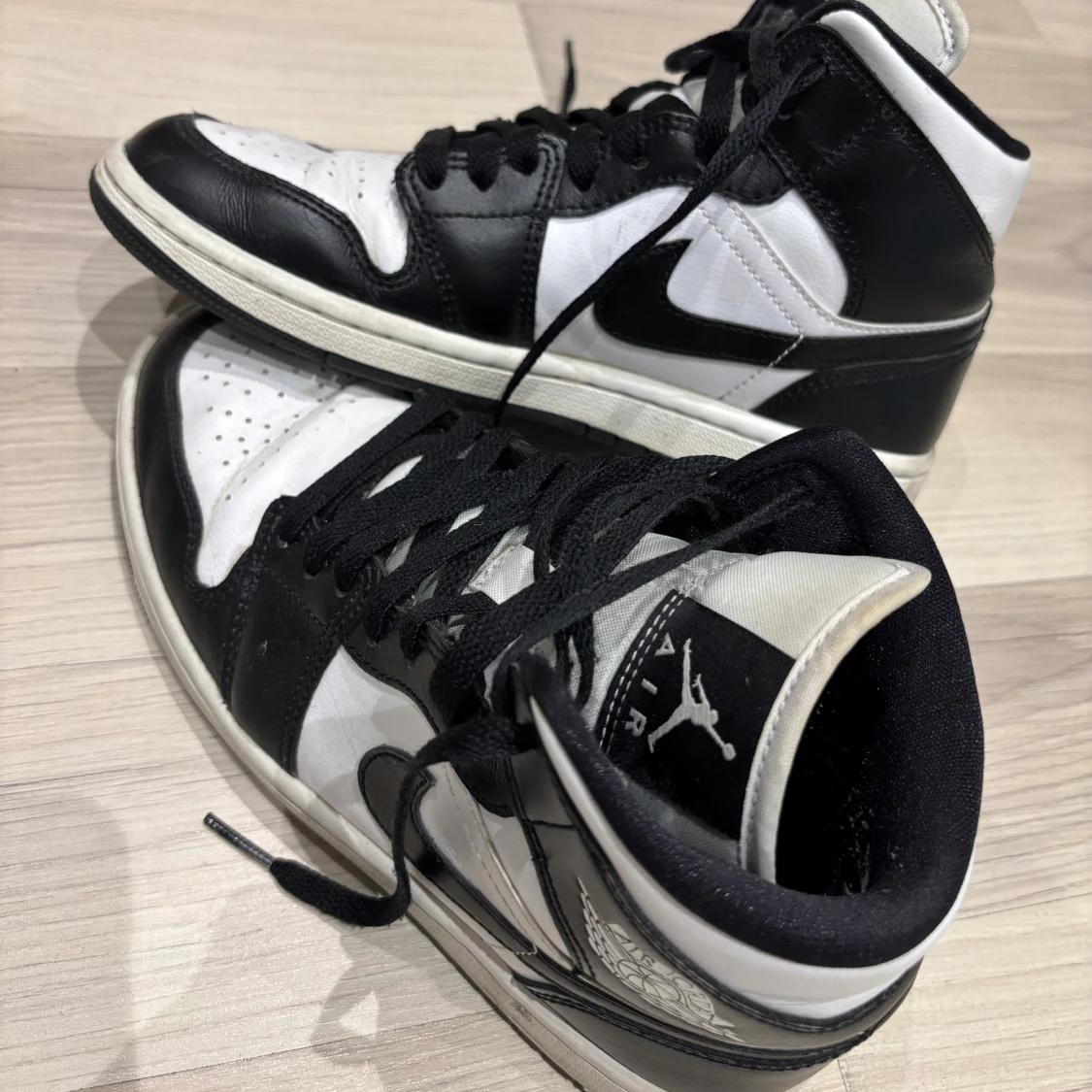 Air Jordan 1 Mid - 2