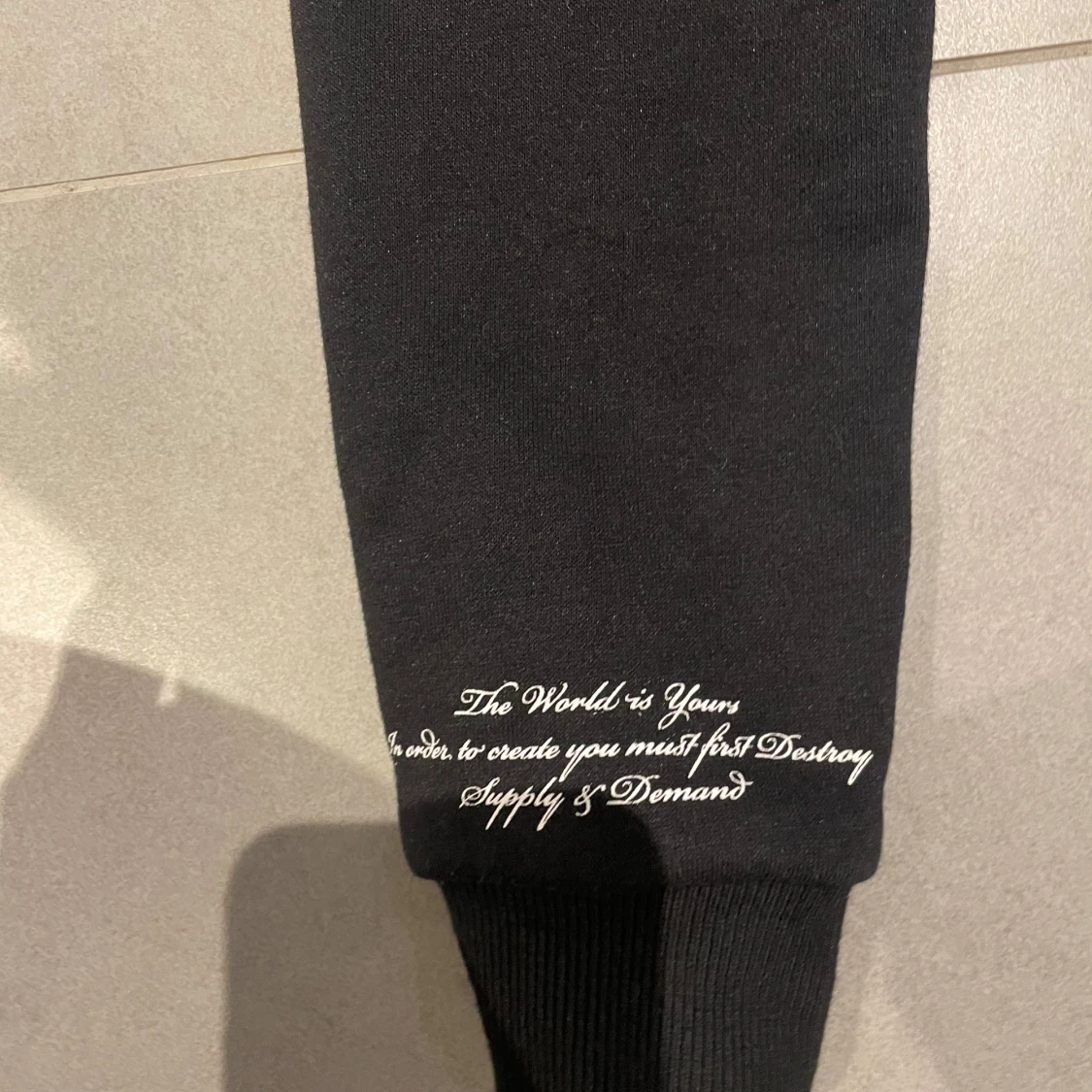 Svart sweatshirt Supply & Demand - 3