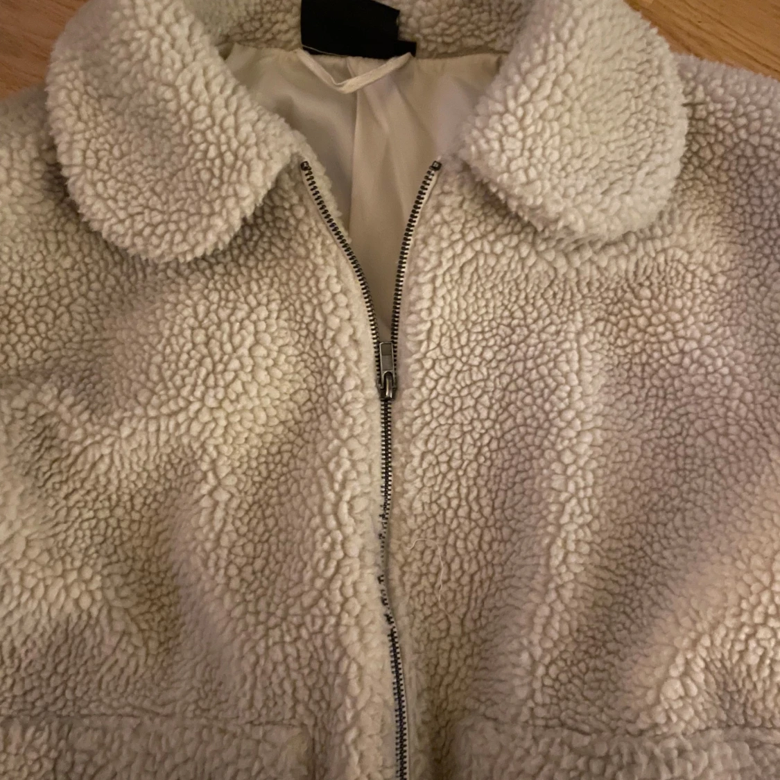 Vit teddyjacka från Tindra - 1