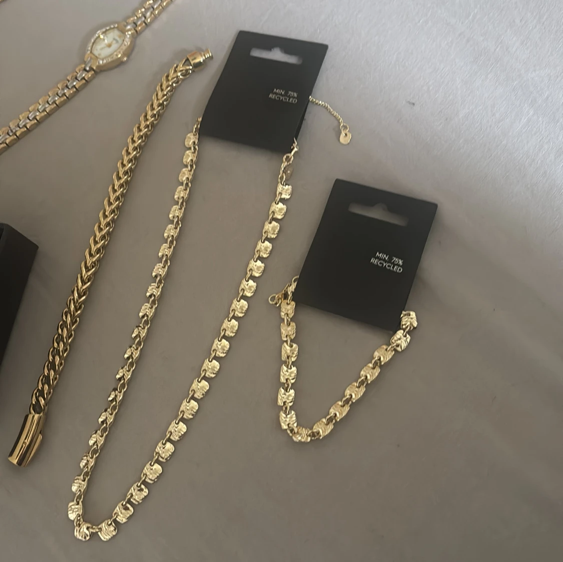 Guldiga smycken och accessoarer set - 2