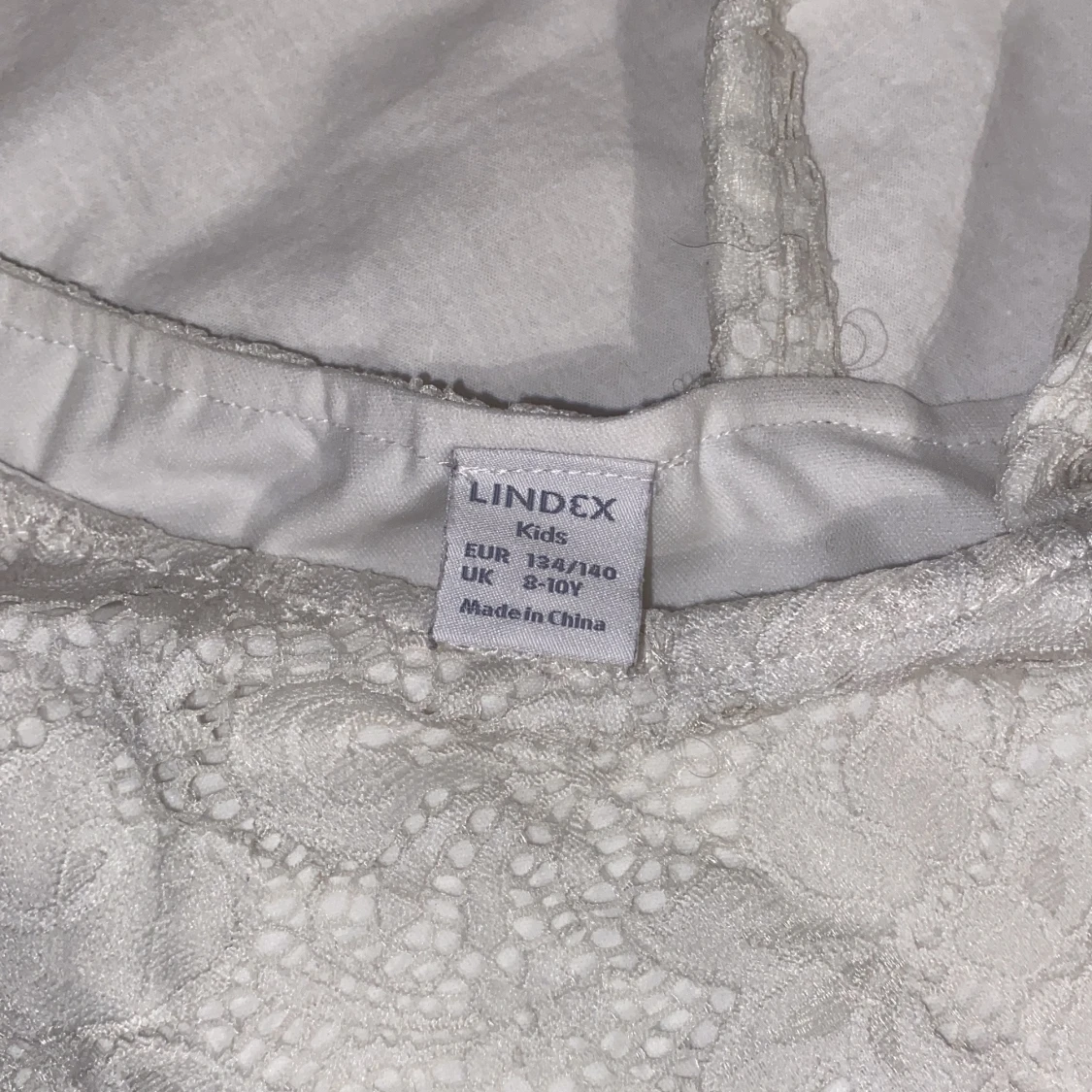 Vit spets topp från Lindex - 2