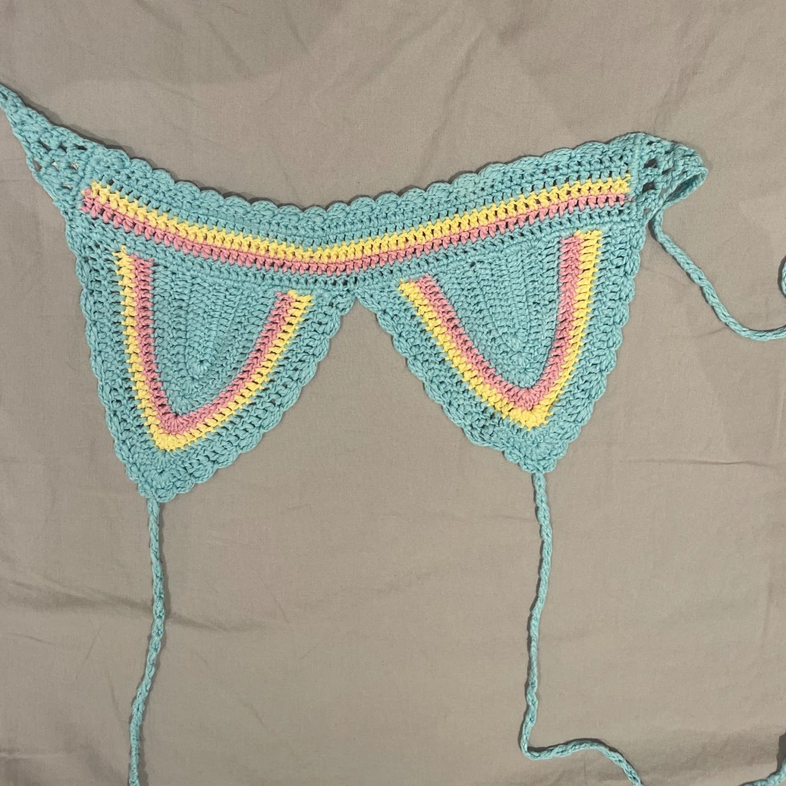 virkad topp i pastell