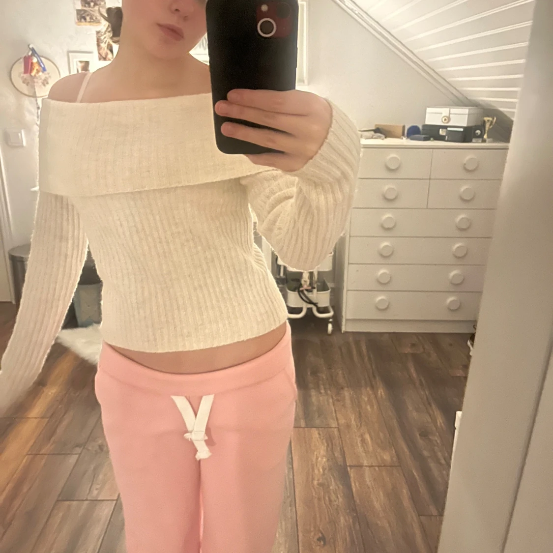 Offshoulder ribbad tröja från Kappahl