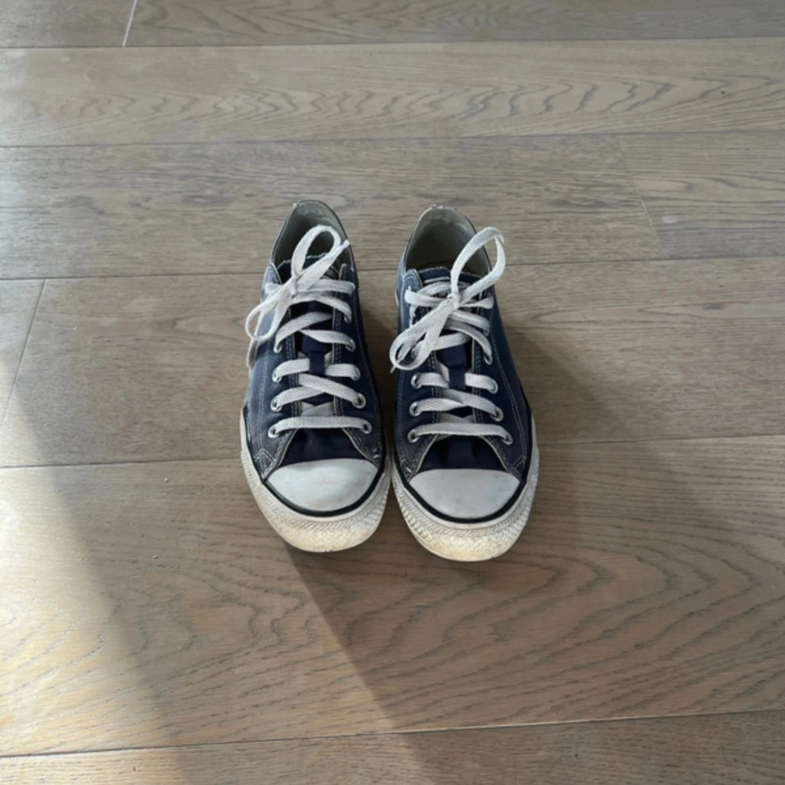 Mörkblå Converse All Star sneakers