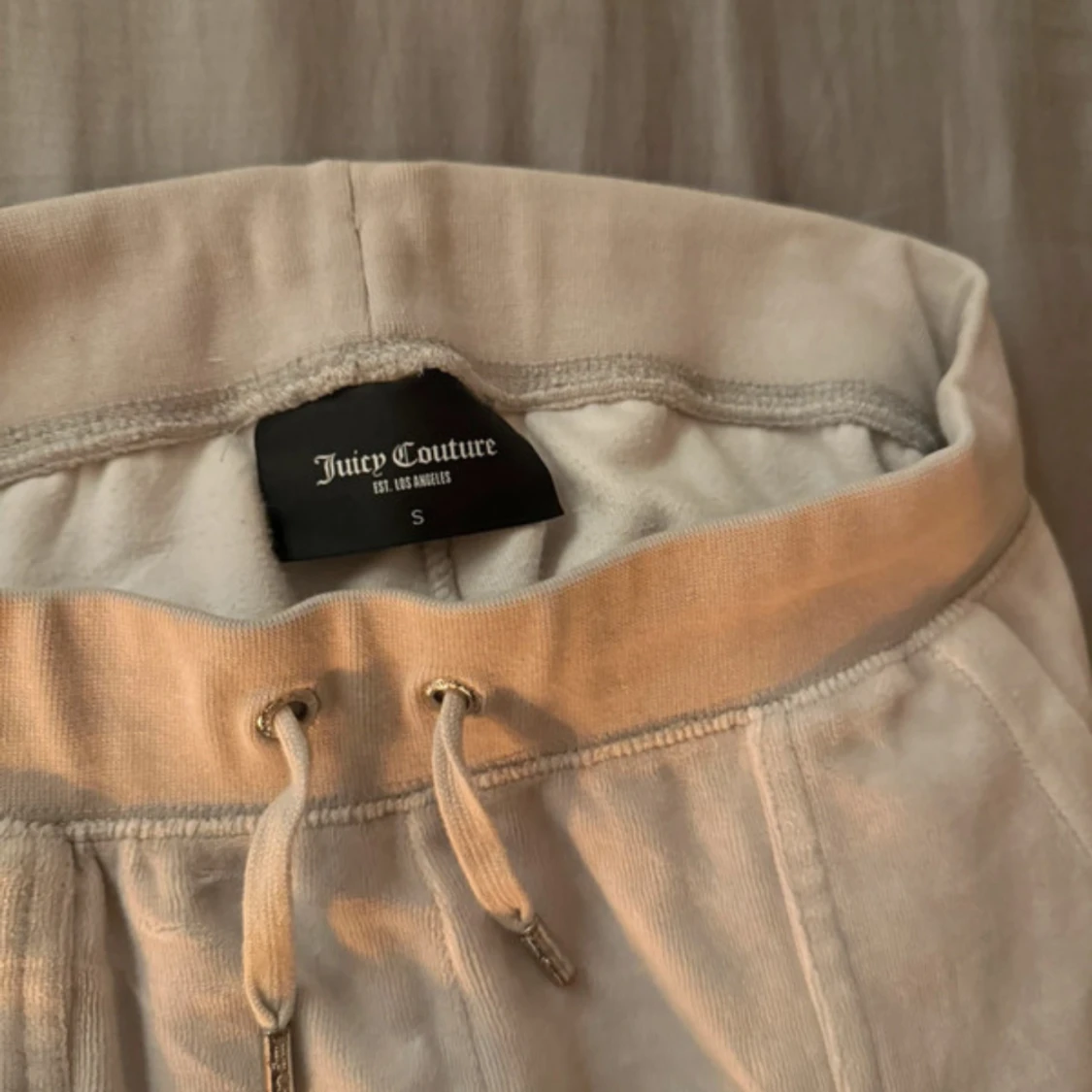 Beiga mjukisbyxor Juicy Couture S - 2