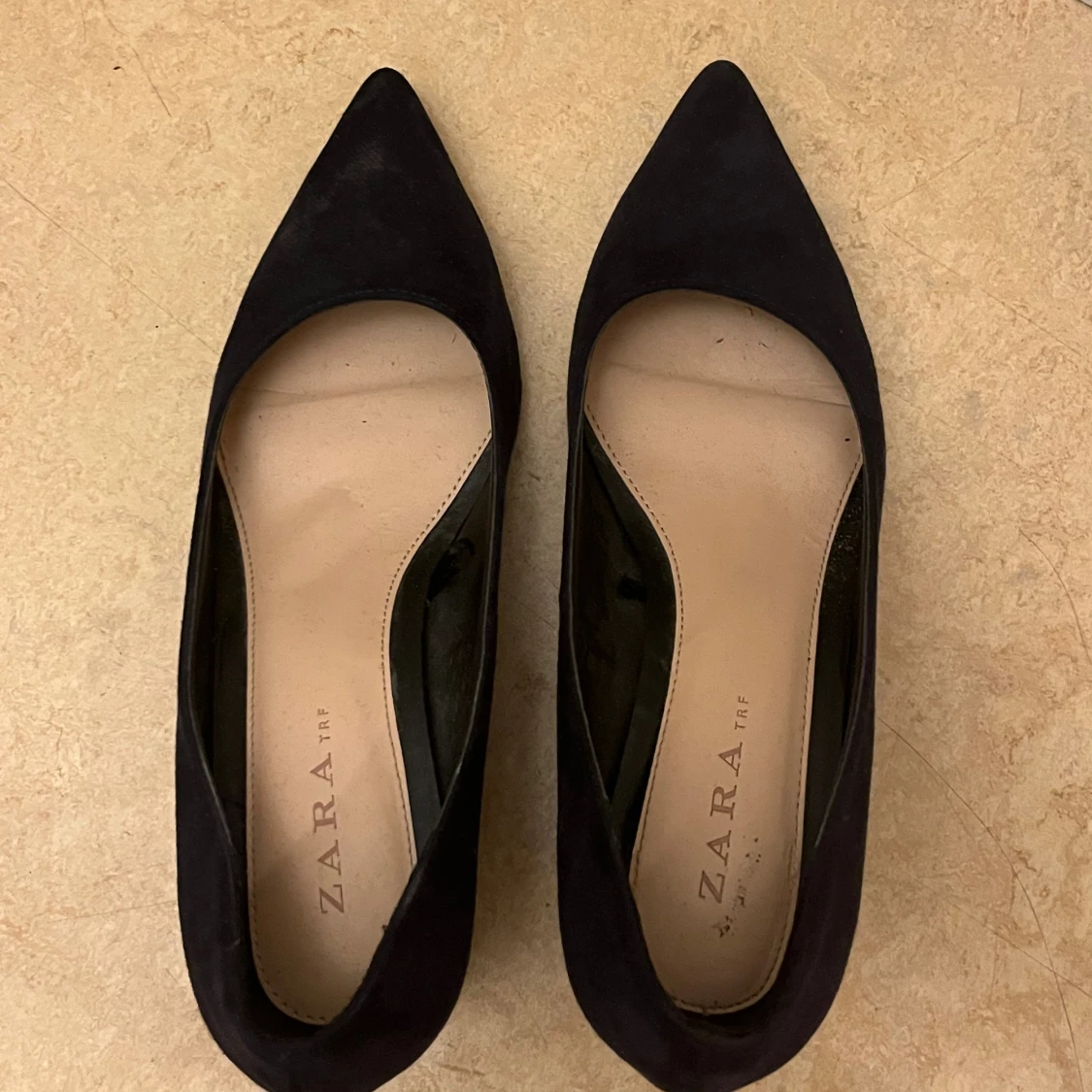 Svarta mockapumps från Zara - 2