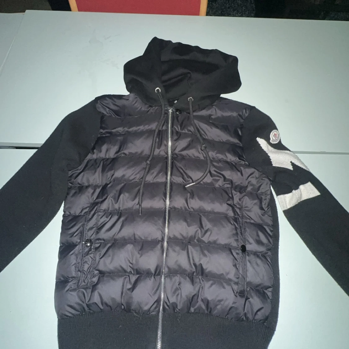 Svart Moncler jacka