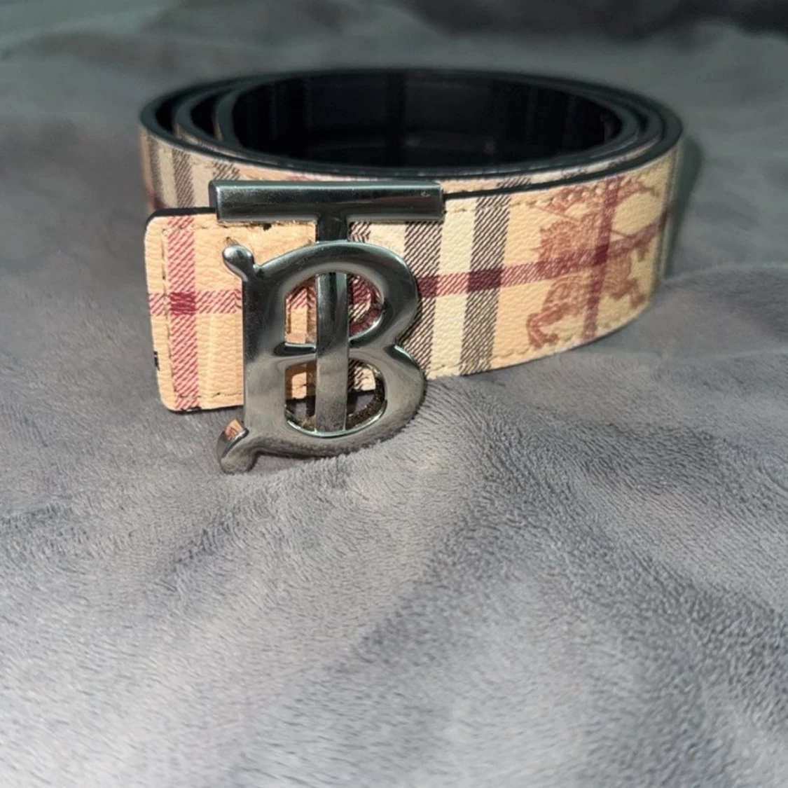 Burberry bälte med TB-spänne