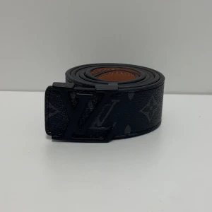 Lv Bälte - Hejsan, säljer ett helt nytt bälte aldrig tidigare använd. Storlek 110cm. Postar alltid inom 24h efter köpet. Skriv gärna om du har fler frågor.