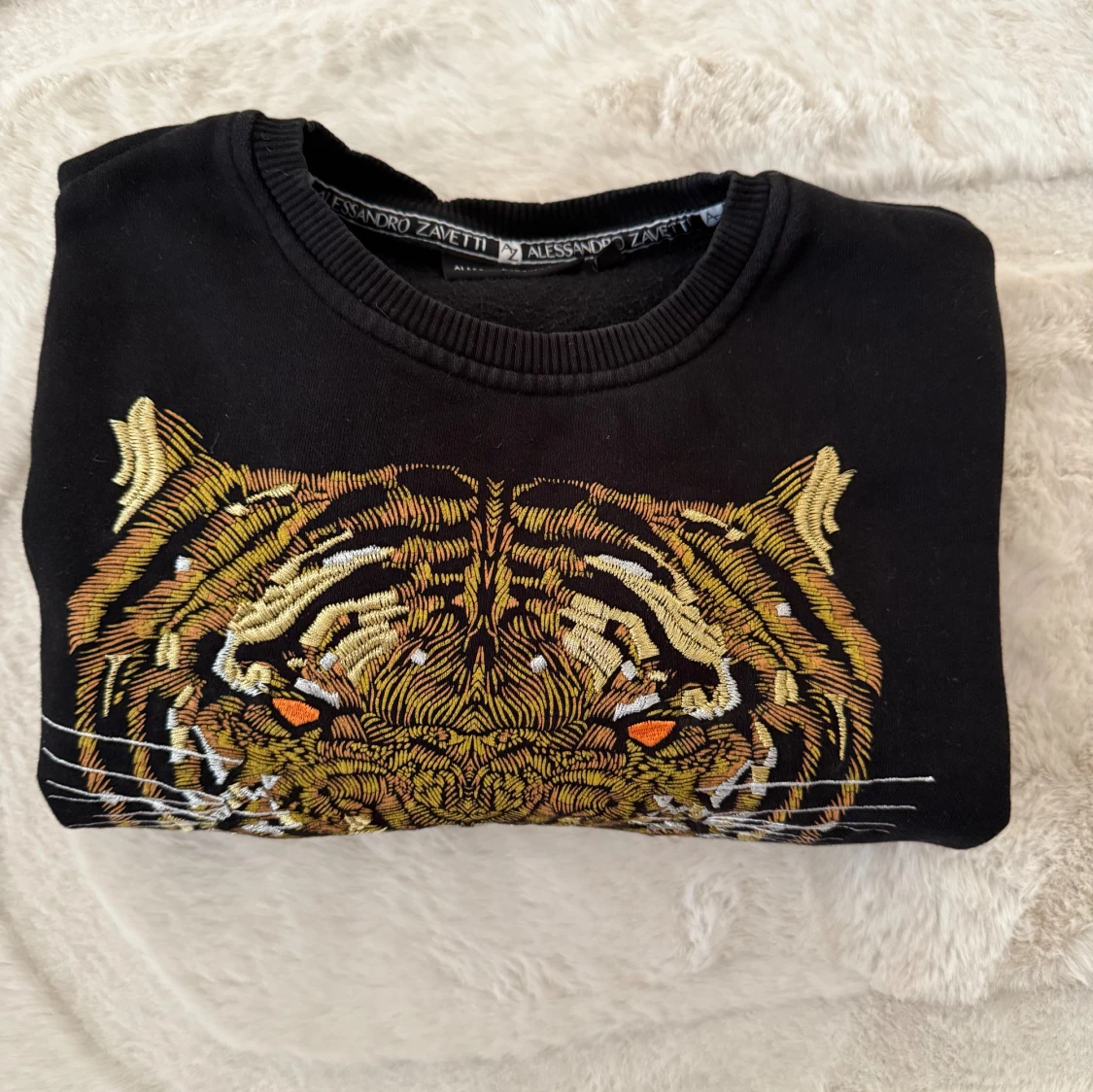 Svart tröja med tigertryck Alessandro Zavetti - 1