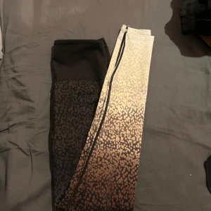 Träningsbyxor  - Tränings byxor från HM 