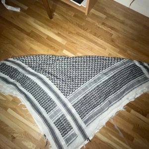 Palestinasjal - Vit och svart palestinasjal