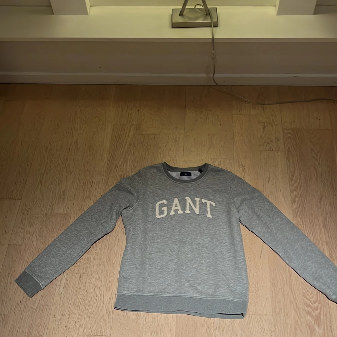 Grå sweatshirt från GANT i S