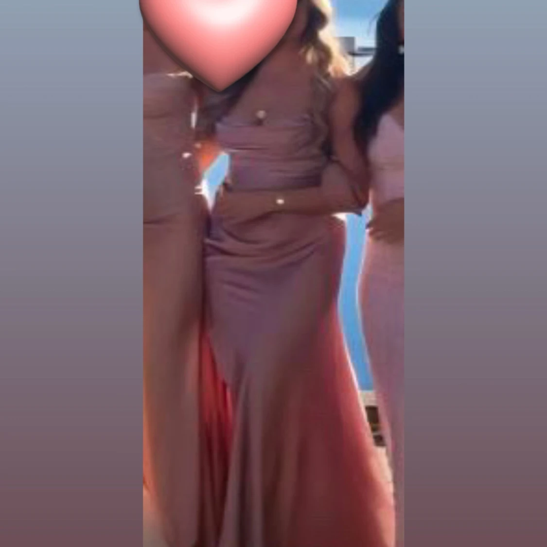 Ljusrosa festklänning