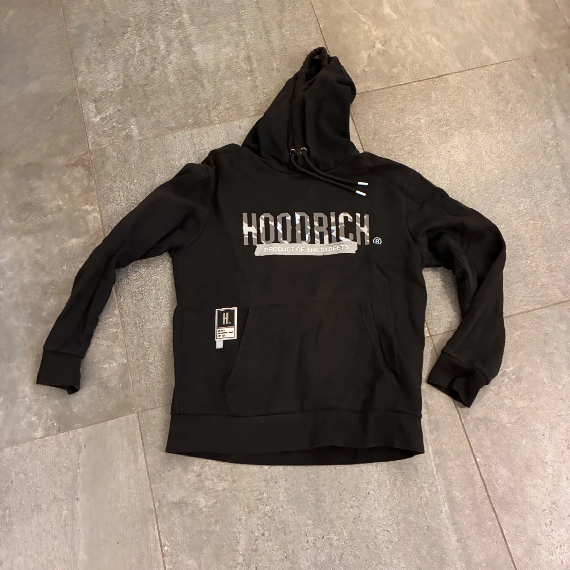 Svart hoodie från Hoodrich