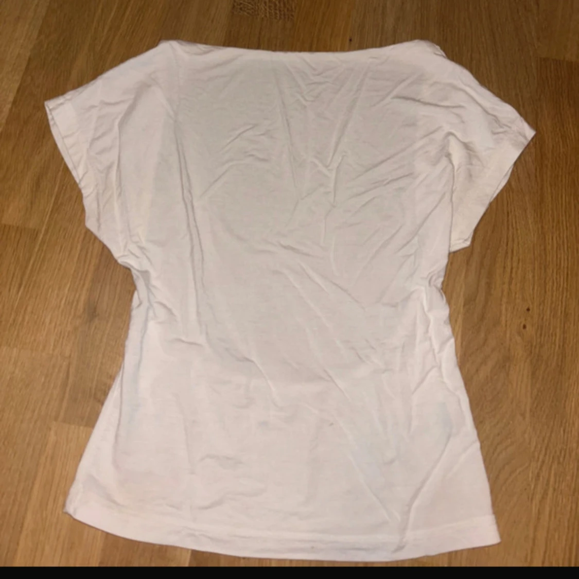 Svart och vit kortärmad topp - 3