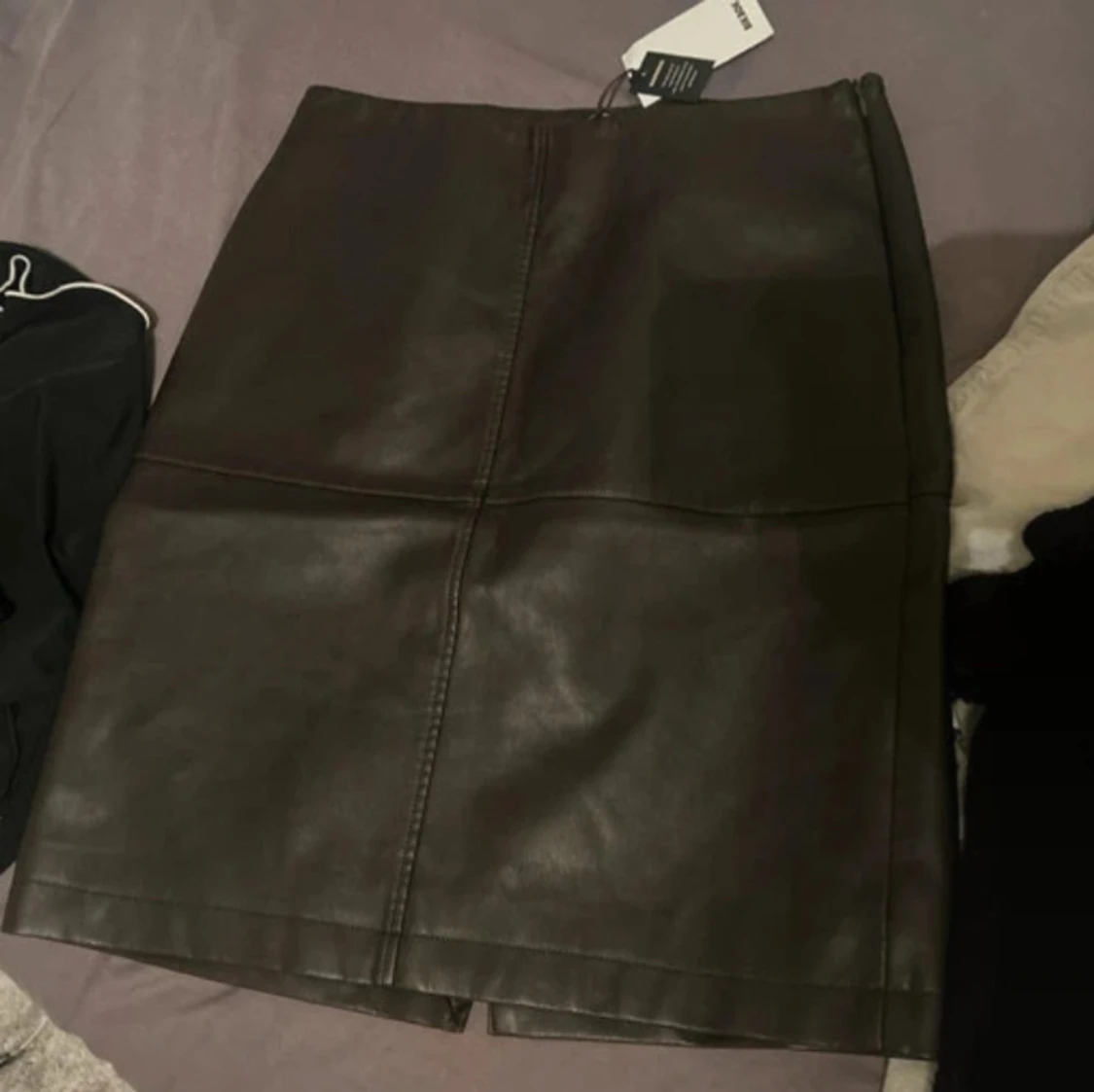 Brun skinnkjol från Bik Bok