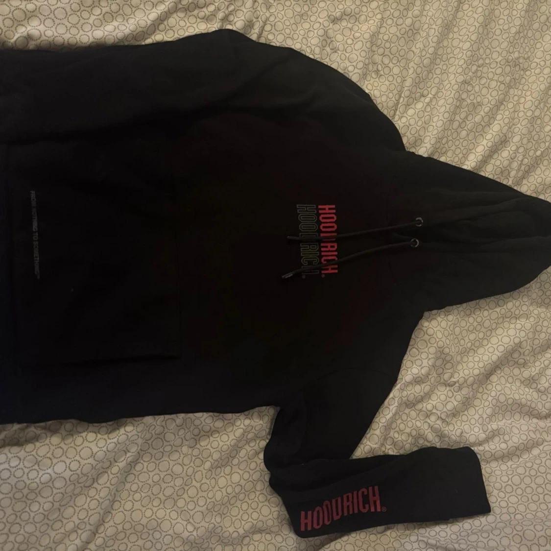 Svart hoodie från Hoodrich med tryck - 2