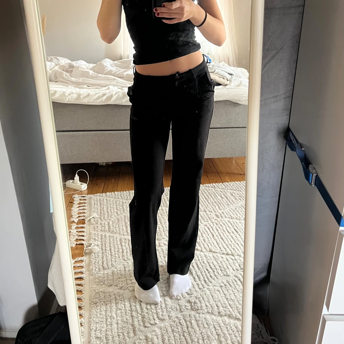 Svarta kostymbyxor med raka ben - 1