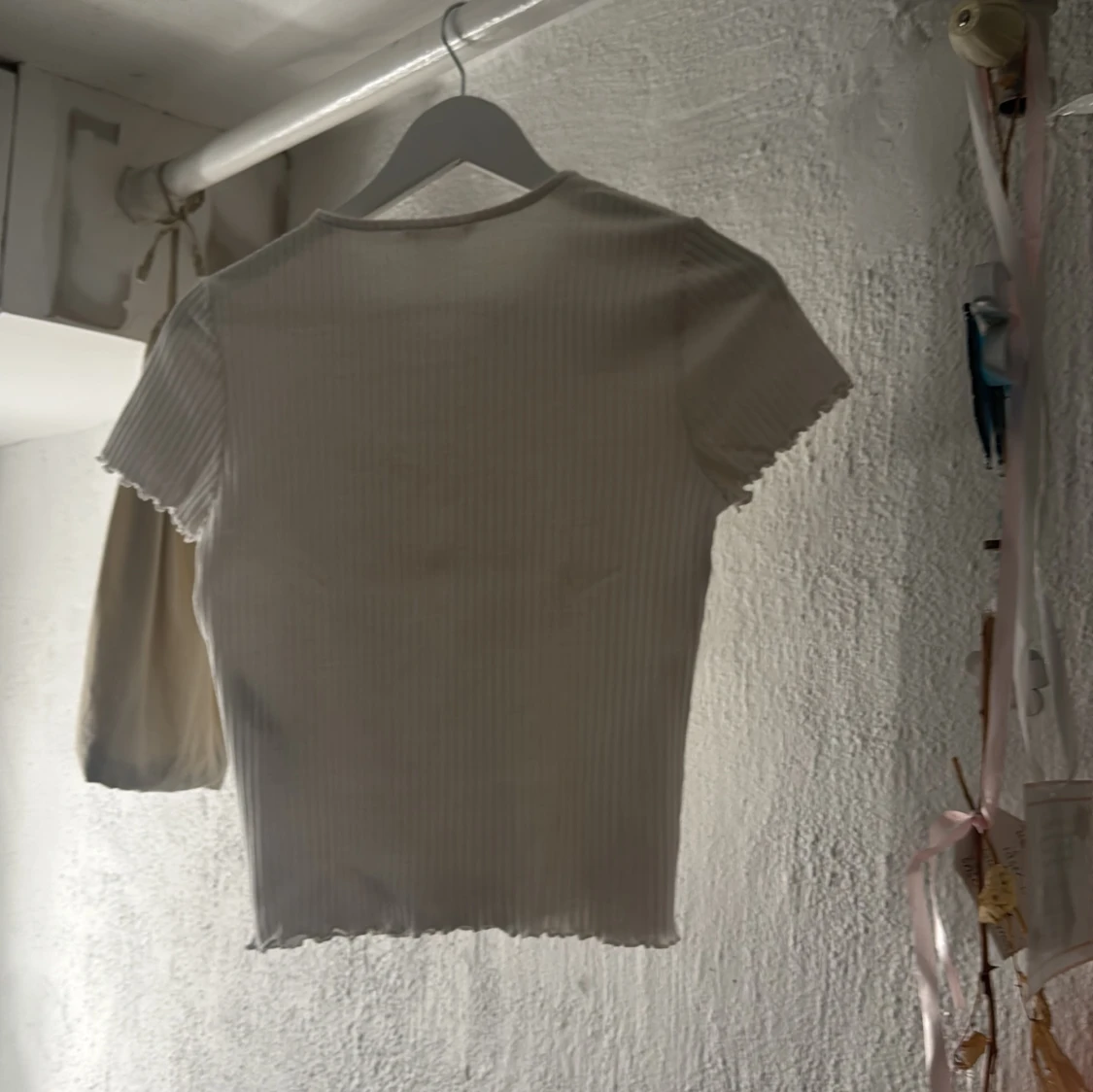 Vit ribbad topp från ONLY - 1