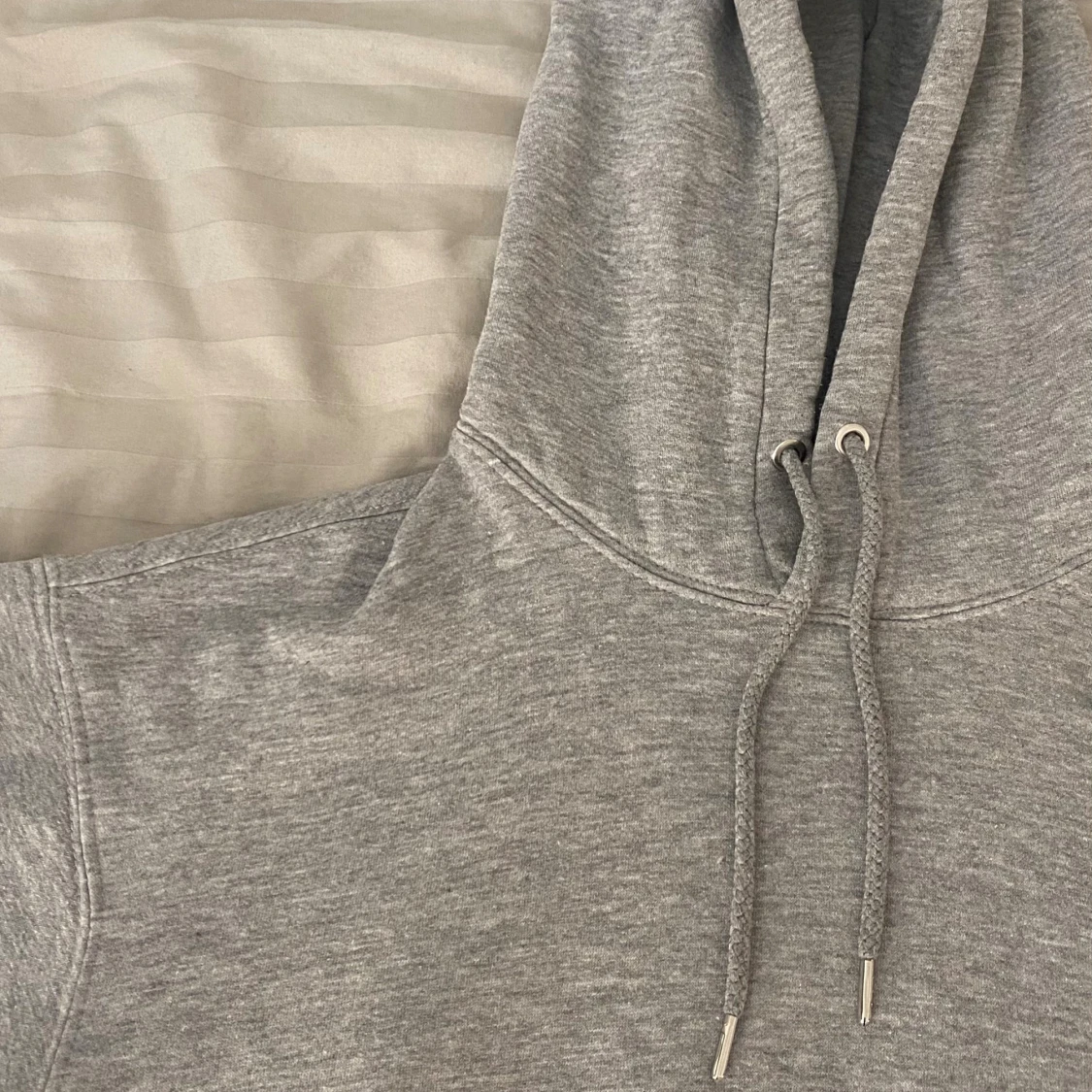 Grå hoodie från Jack & Jones - 1