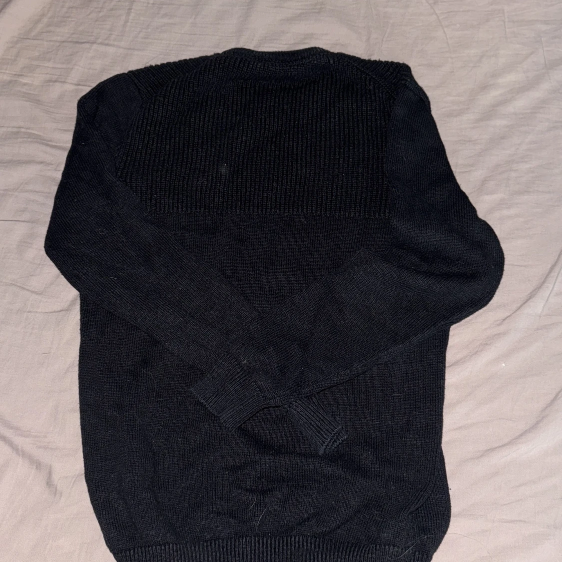 Svart stickad tröja från Lyle & Scott - 2