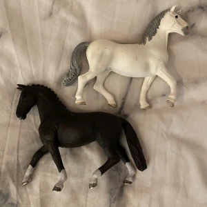 Schleich  - Har märken, 120kr för båda