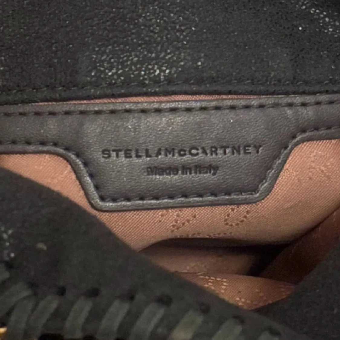 Svart Stella McCartney väska med guld kedjor - 92