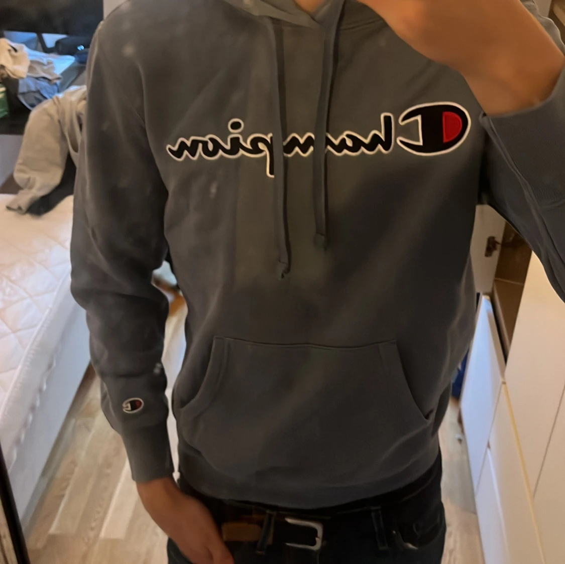 Grå Champion hoodie med logga - 1