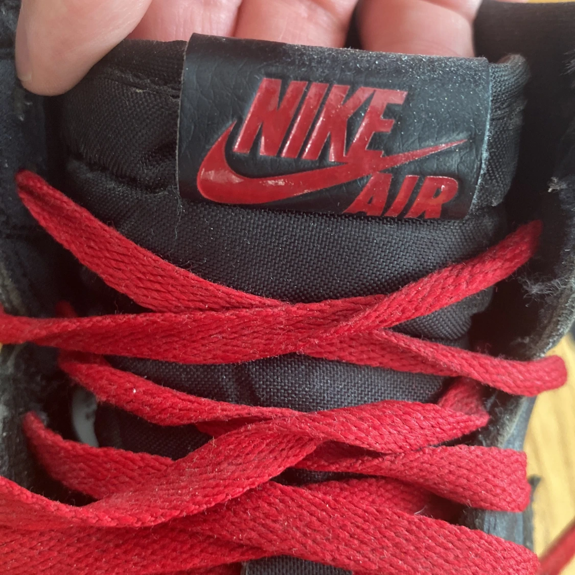 Nike Air Jordan 1 svart/röd sneakers - 2