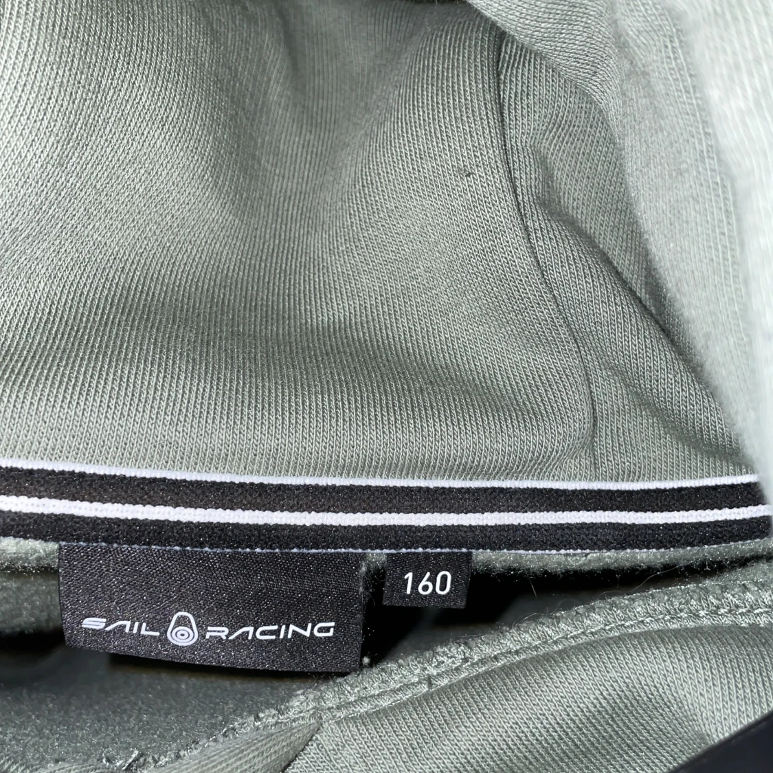 Grön hoodie från Sail Racing - 1