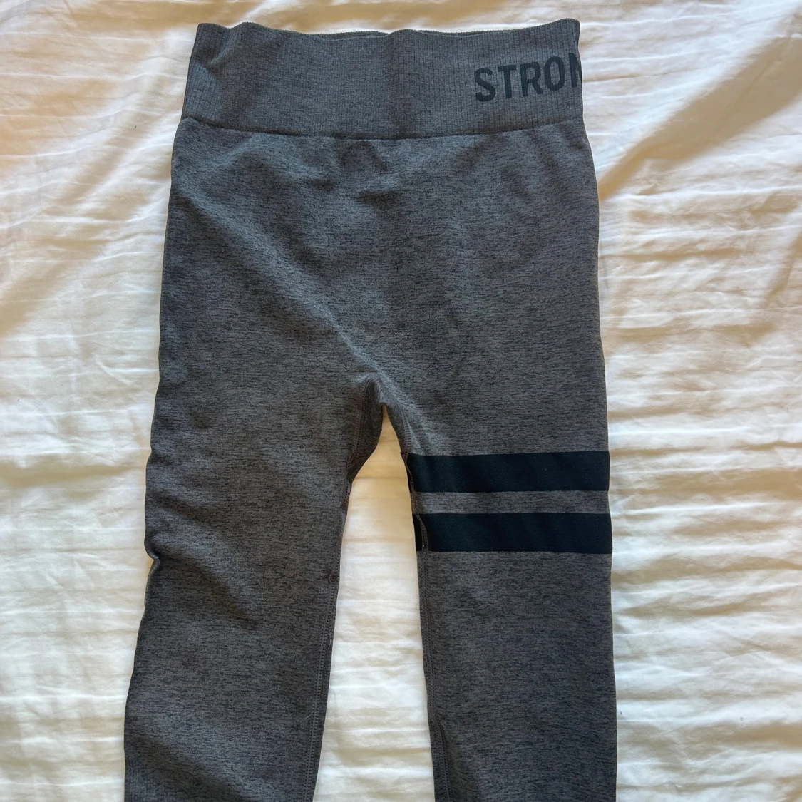 Grå tights från Stronger - 1