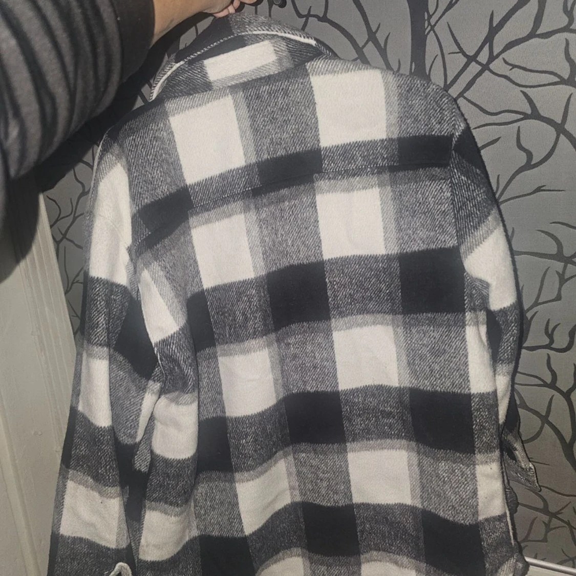 Rutig overshirt från 157 i svartvitt - 1