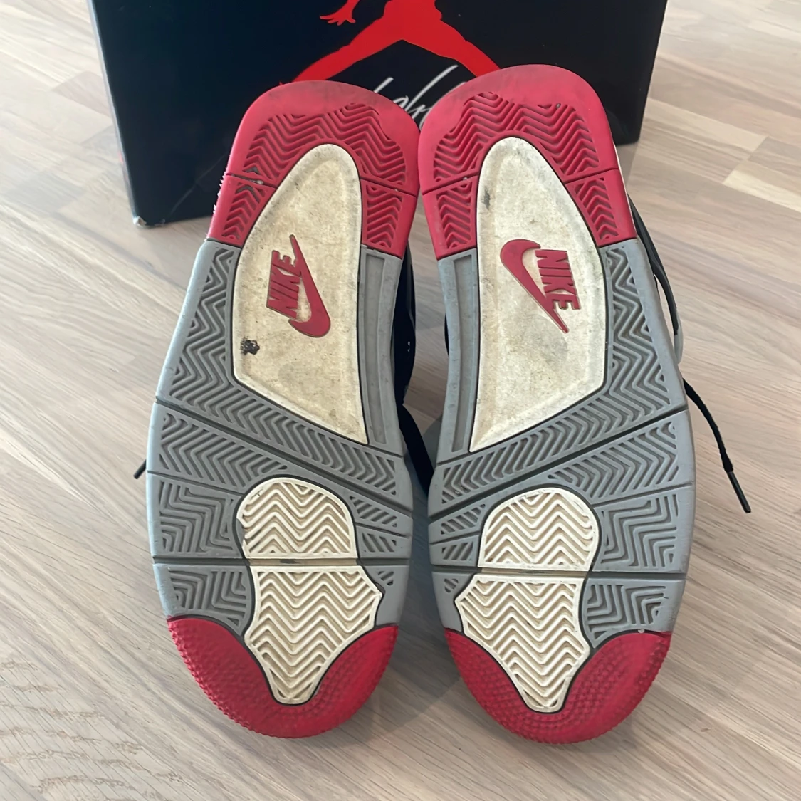 Nike Air Jordan 4 Retro Black/Red - 4