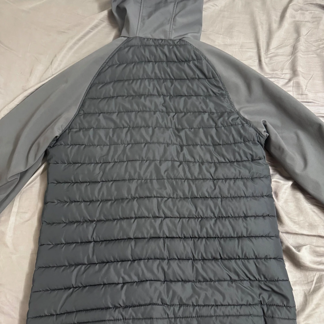 Grå quiltad jacka från Jack Wills - 2