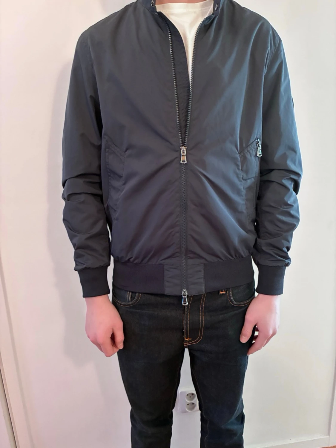 Svart bomberjacka med dragkedja - 1