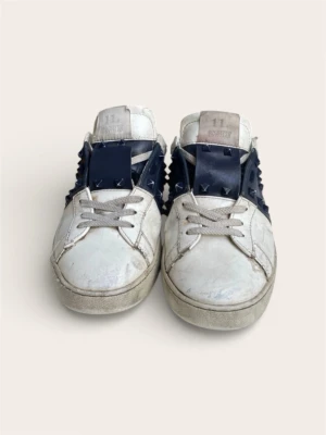 Valention rockstud - Säljer ett par valention rockstud. Storlek 40,5 passar på 41/41,5