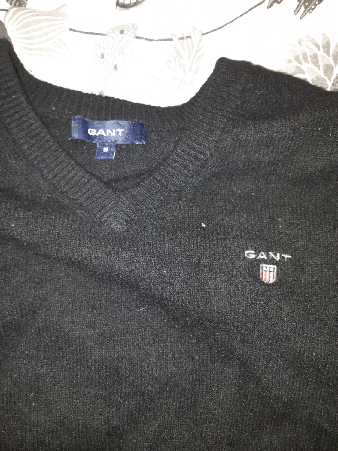 Svart stickad GANT tröja v-ringad - 1