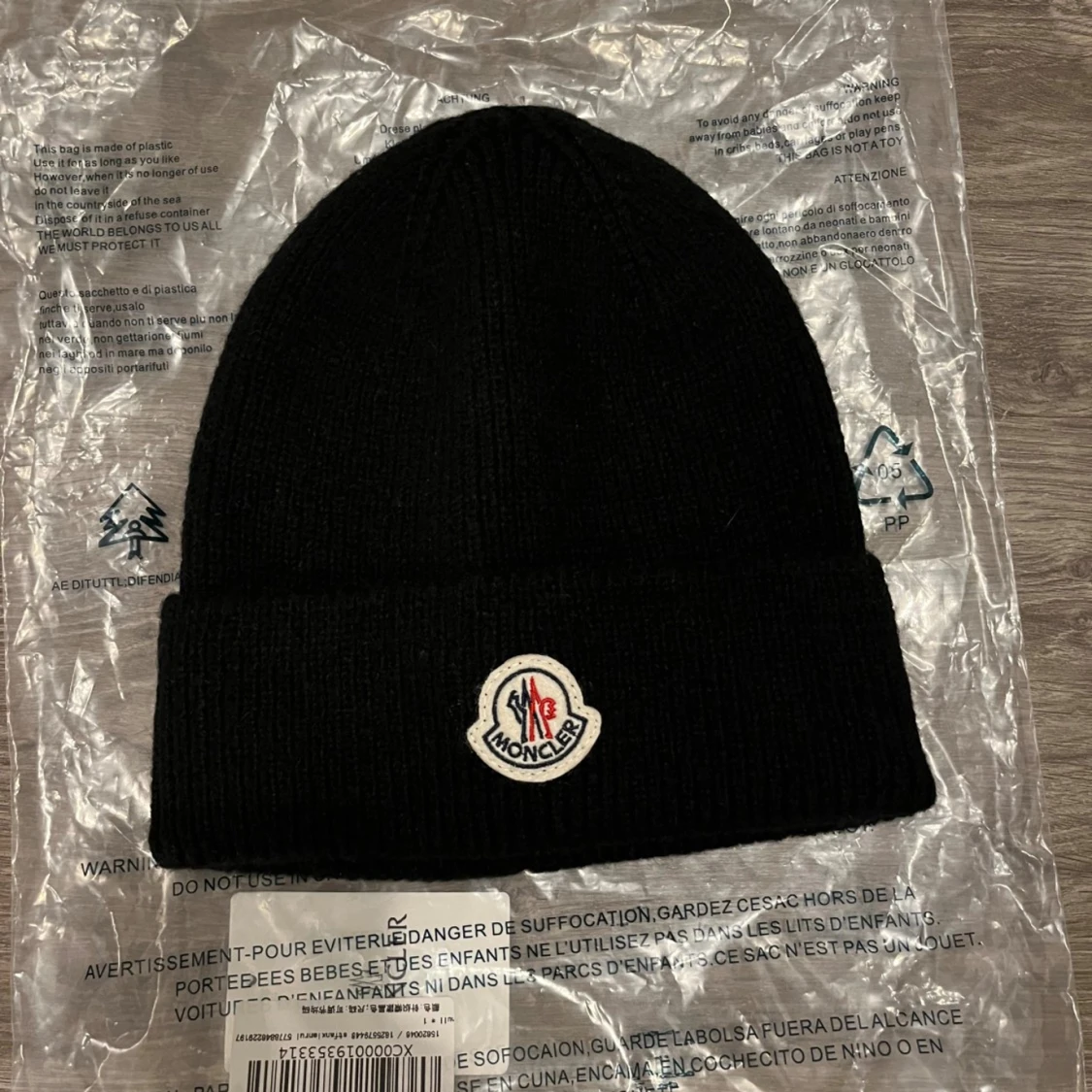 Stilren vintermössa i hög kvalitet