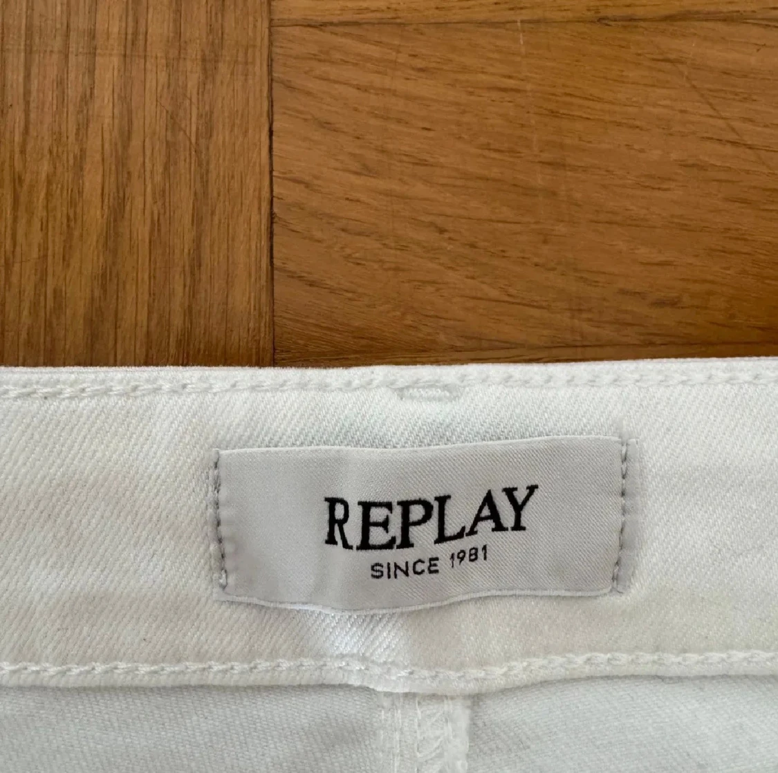 Vita bootcut jeans från Replay - 2