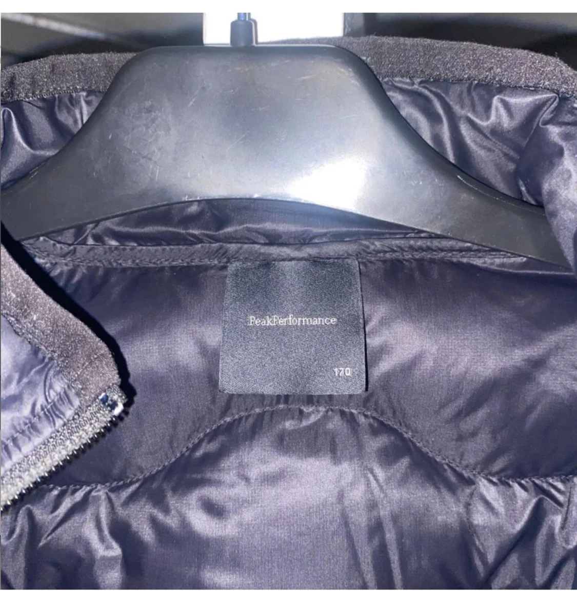 Svart dunväst från Peak Performance - 2