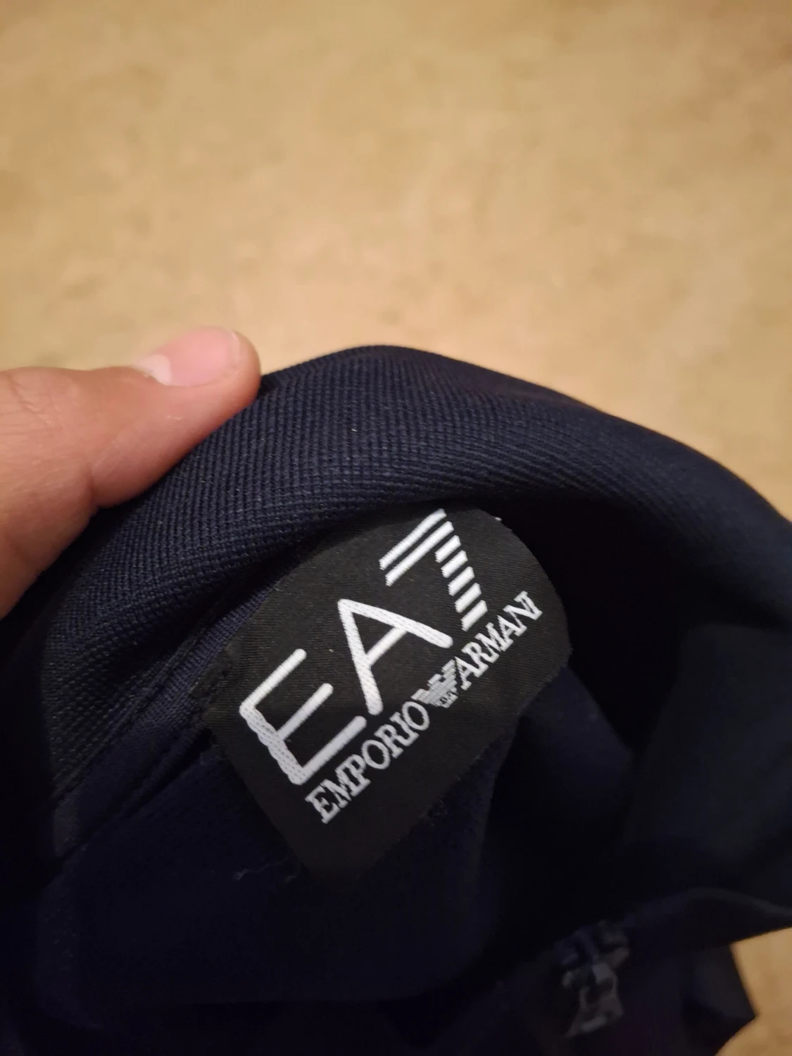 Mörkblå EA7 zipjacka från Armani - 3