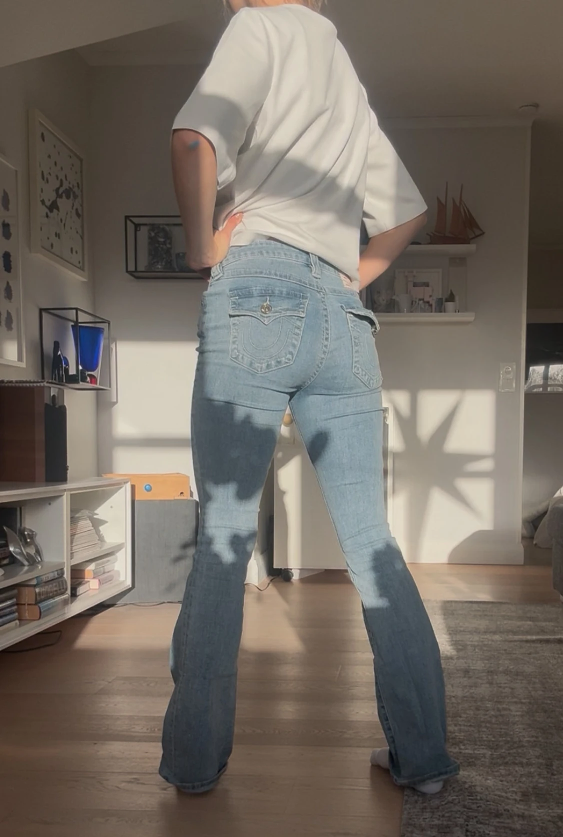 Ljusblå bootcut jeans från True Religion - 1