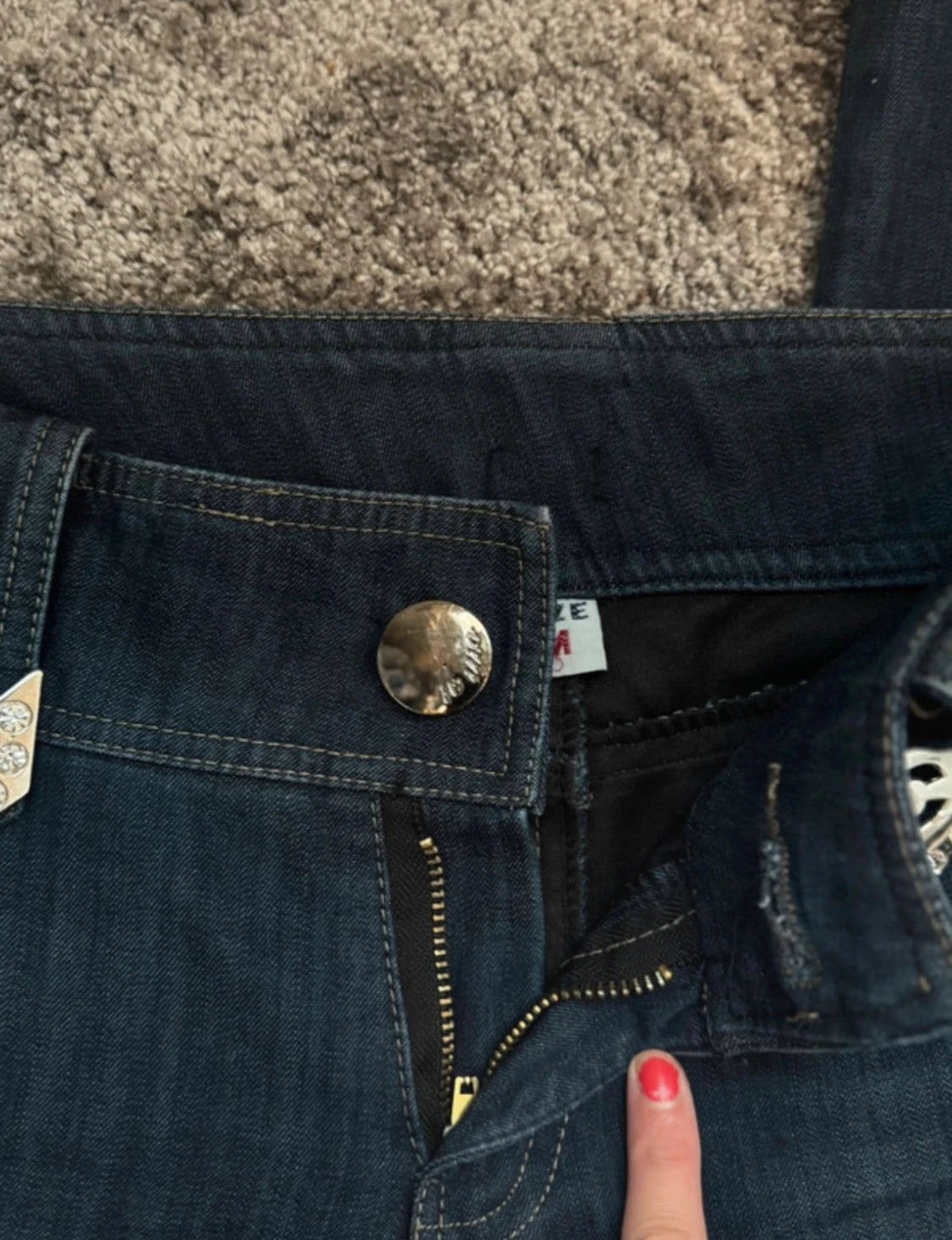 Mörkblå bootcut jeans med strassdetaljer - 4