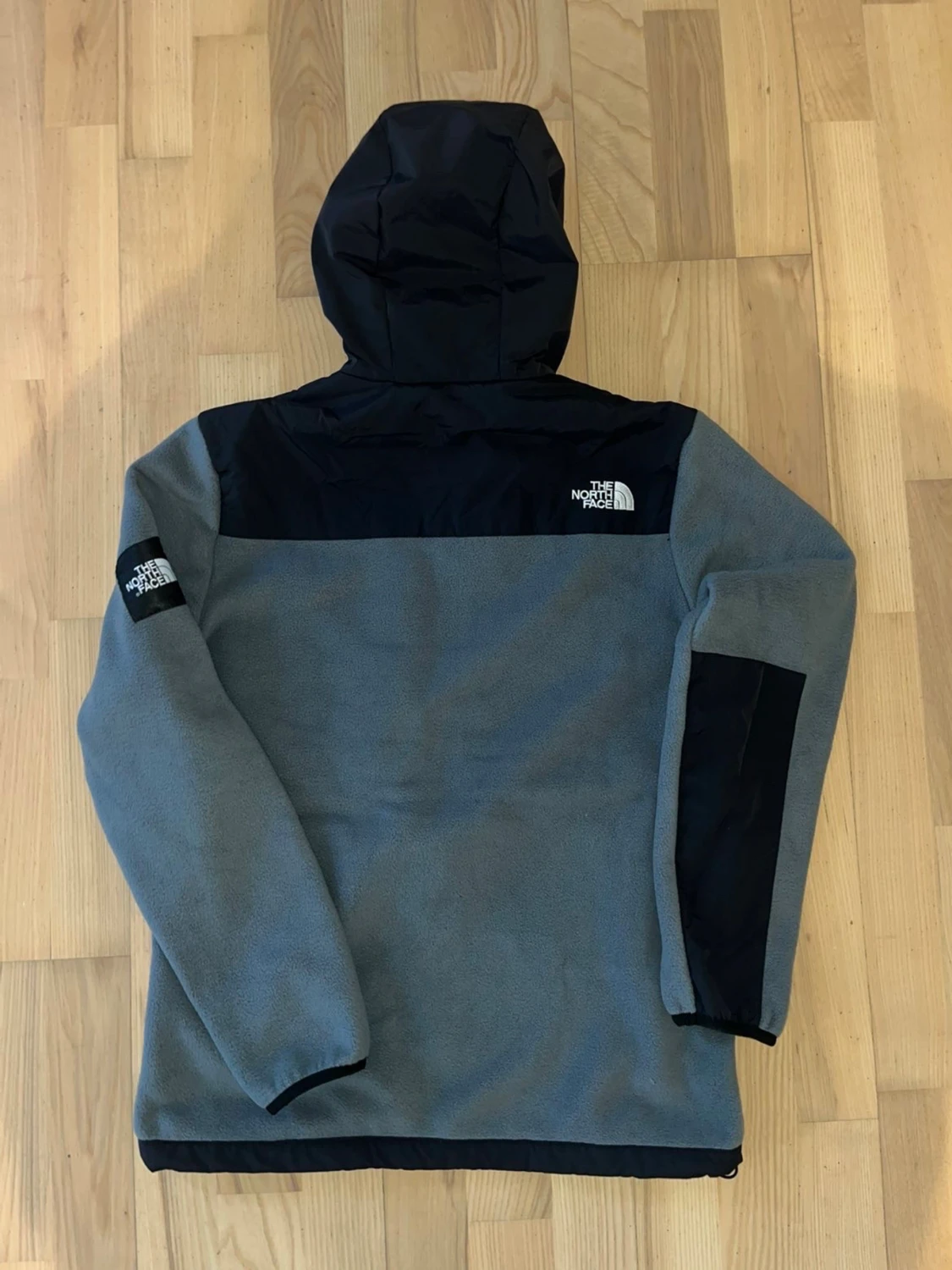 The North Face grå och svart fleecejacka - 3