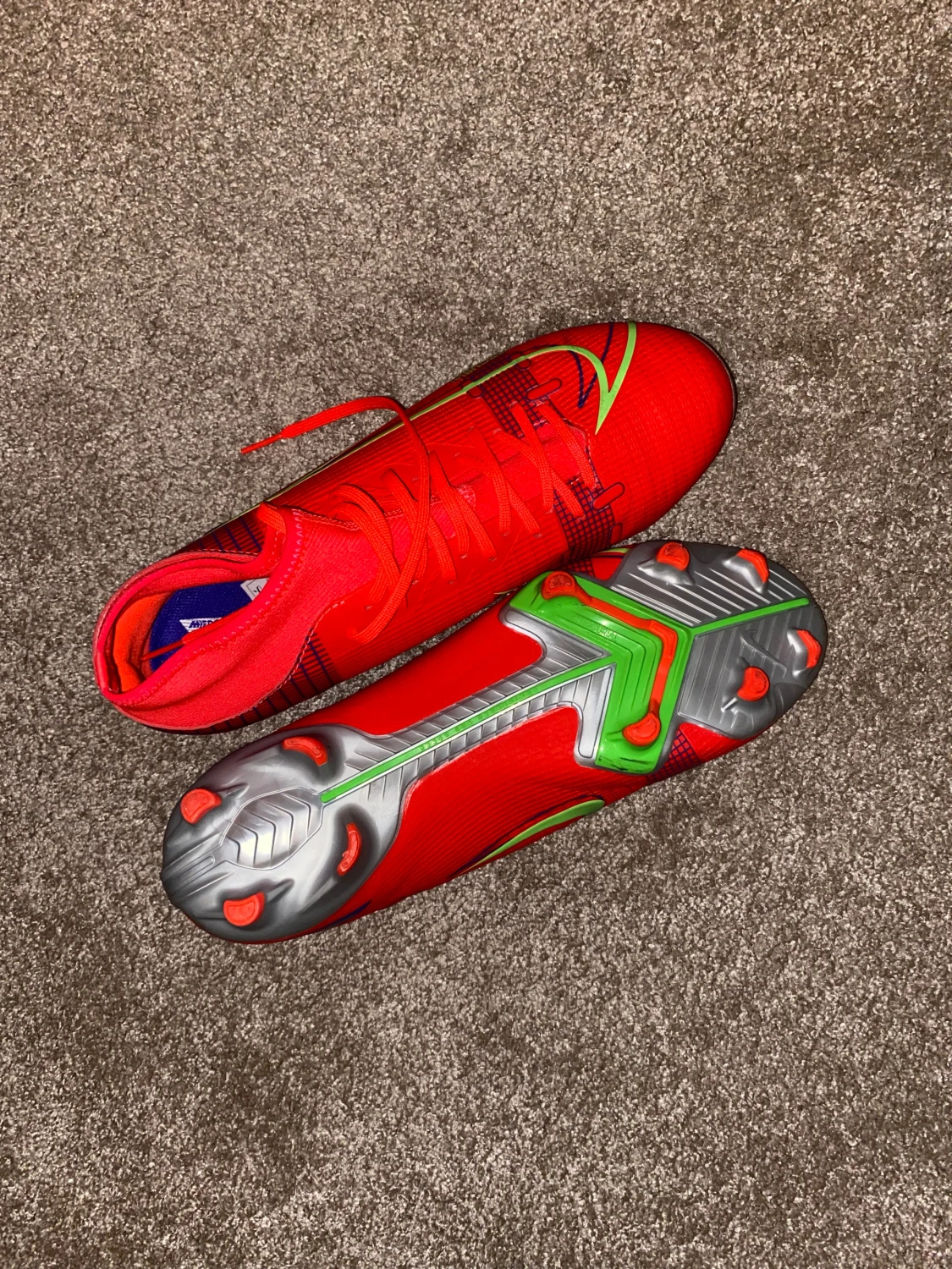 Nike röda fotbollsskor med snörning - 2