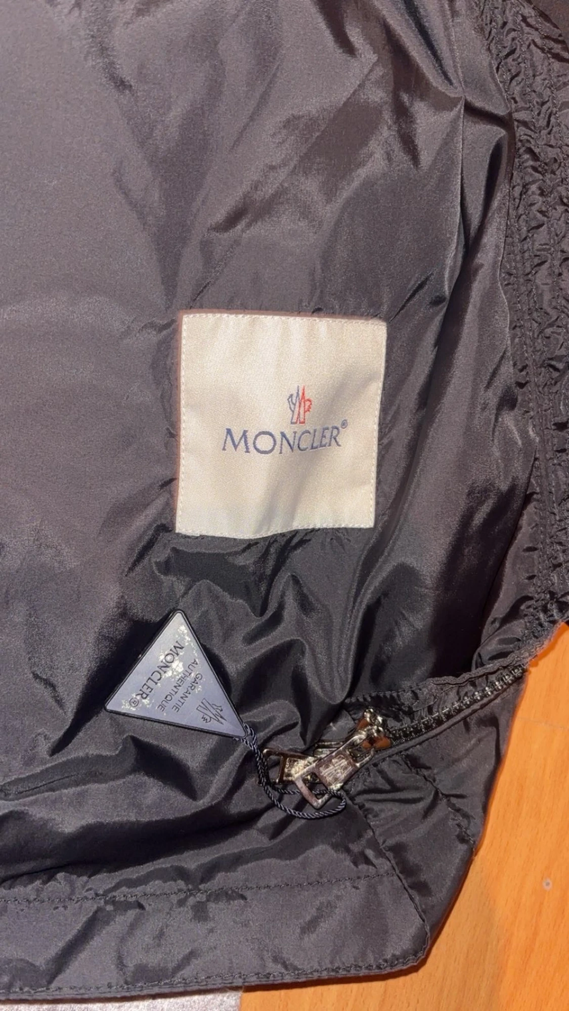 Svart vindjacka  - 2