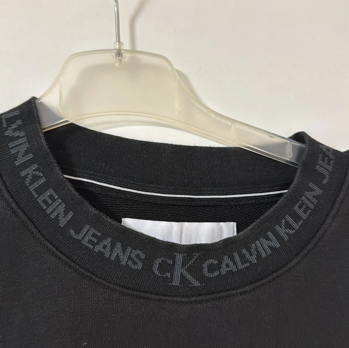 Svart sweatshirt från Calvin Klein Jeans - 2